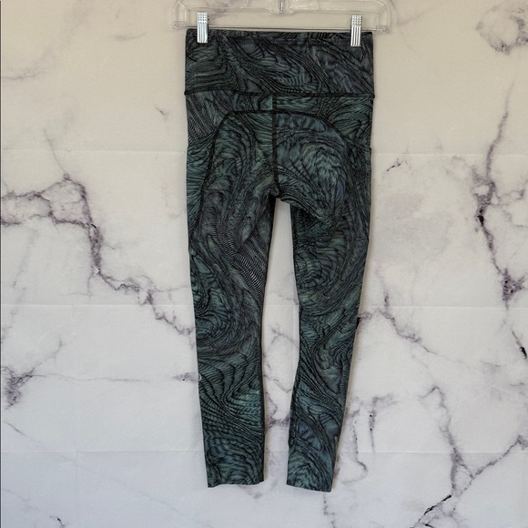 LULULEMON Fast and Free High Rise Crop 23" Dimensional Icing Blue Multi Size 4 - Picture 9 of 13